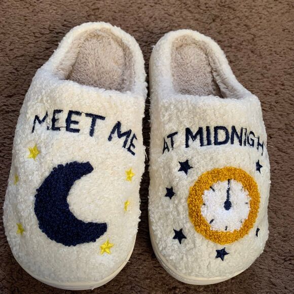 Meet me at midnight TAYLOR SWIFT SLIPPERS Size 9 - Picture 7 of 8